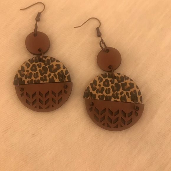 Earrings - Picture 3 of 3